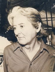 Fotografia histórica do Poeta Benedito Cunha Melo em terno e gravata